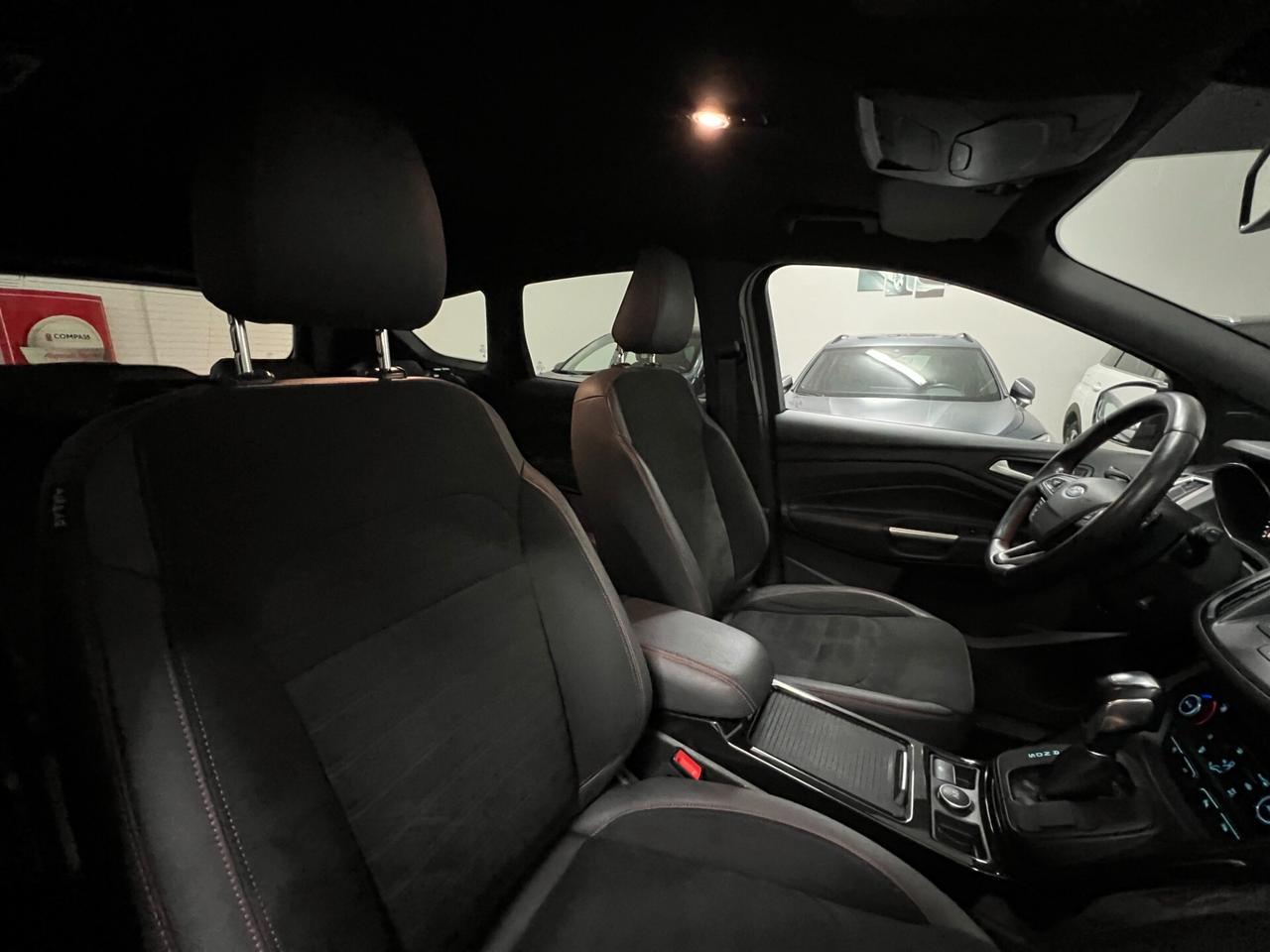 Ford Kuga 1.5 TDCI 120 CV S&S 2WD Powershift ST-Line