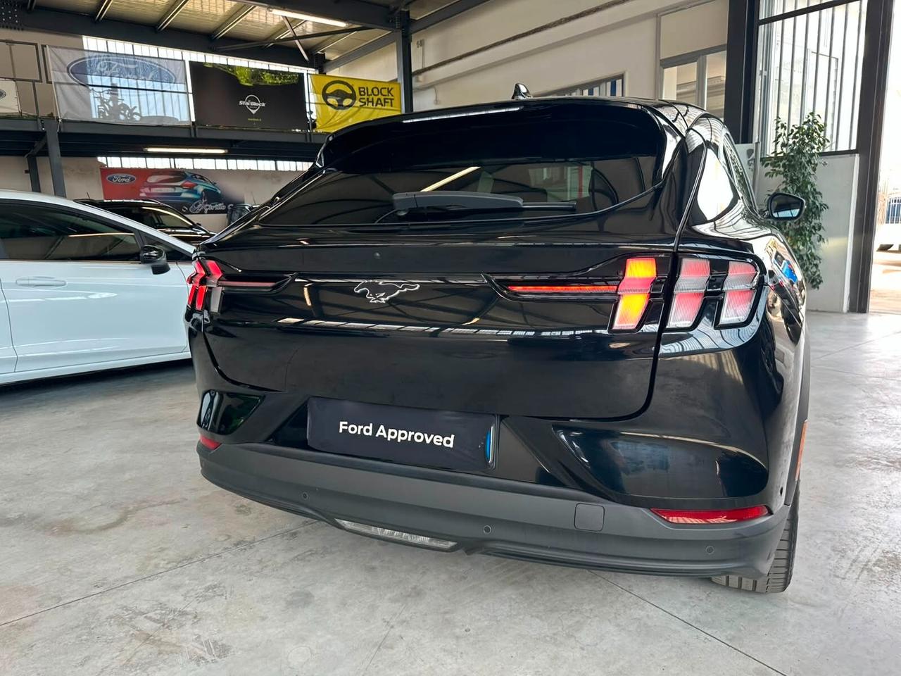 Ford Mustang Mach-E Standard Range 269CV
