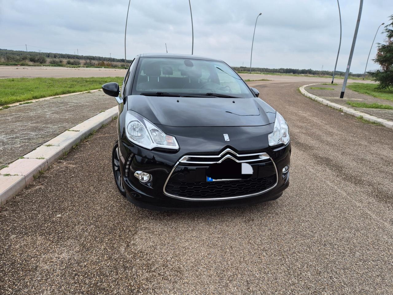 Citroen DS3 1.2 benzina 82cv so chic anno 2015