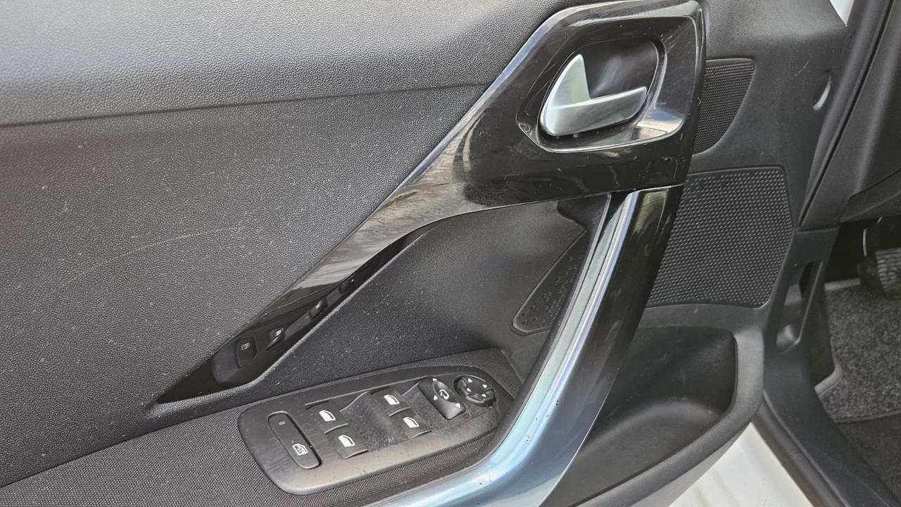 Peugeot 208 1.4 HDi 68 CV Allure EURO5B