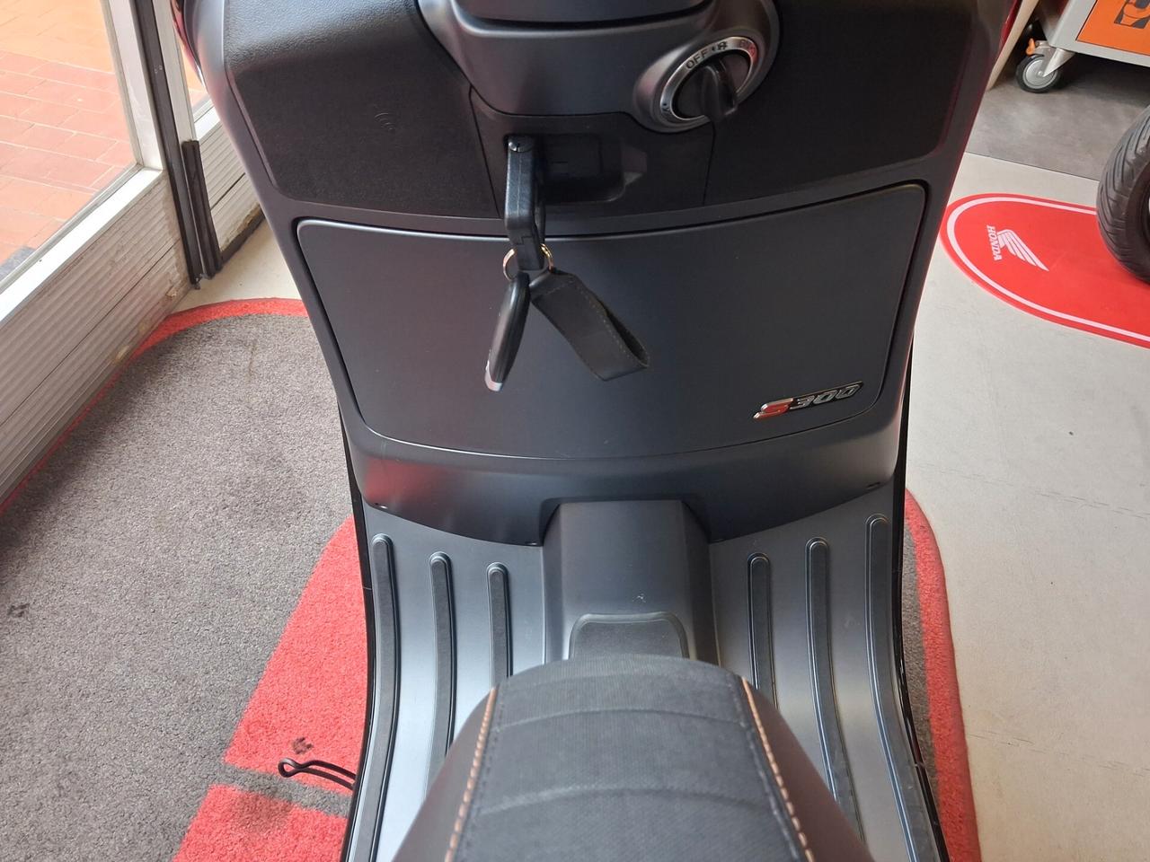 Vespa GTS 300 hpe SUPER TECH