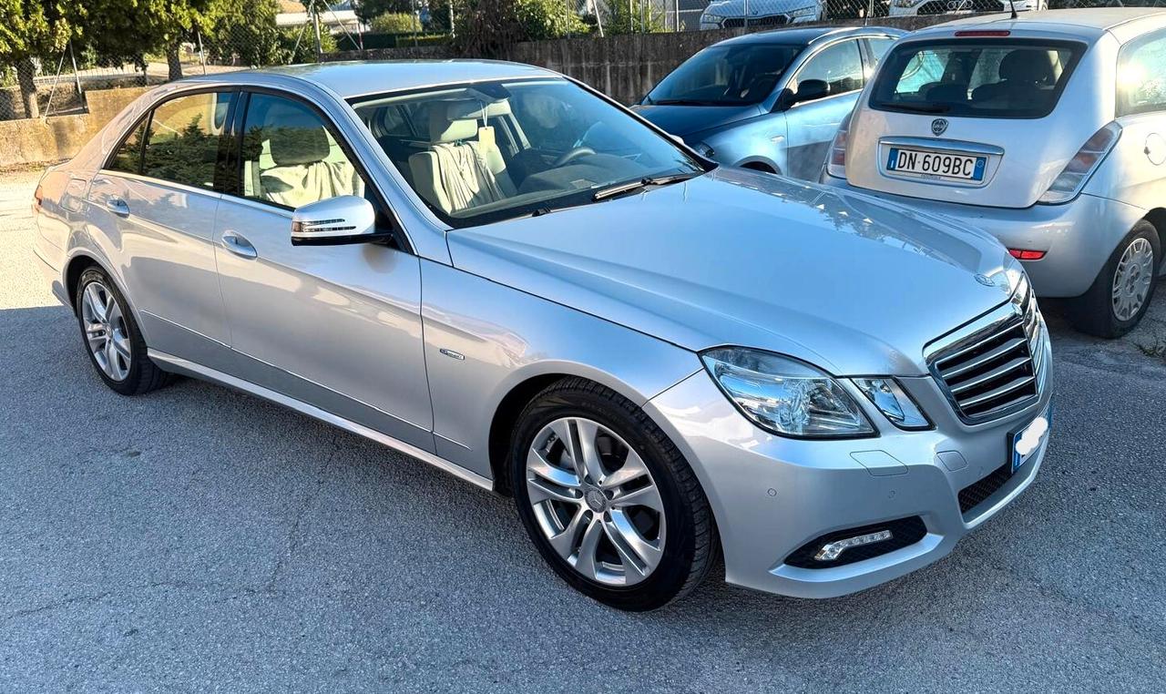 Mercedes-benz E 220 CDI BlueEFFICIENCY Avantgarde
