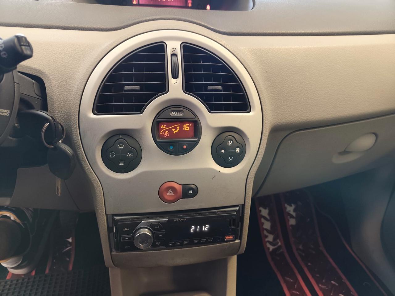 Renault Modus 1.5 dCi 82CV Luxe Privilège