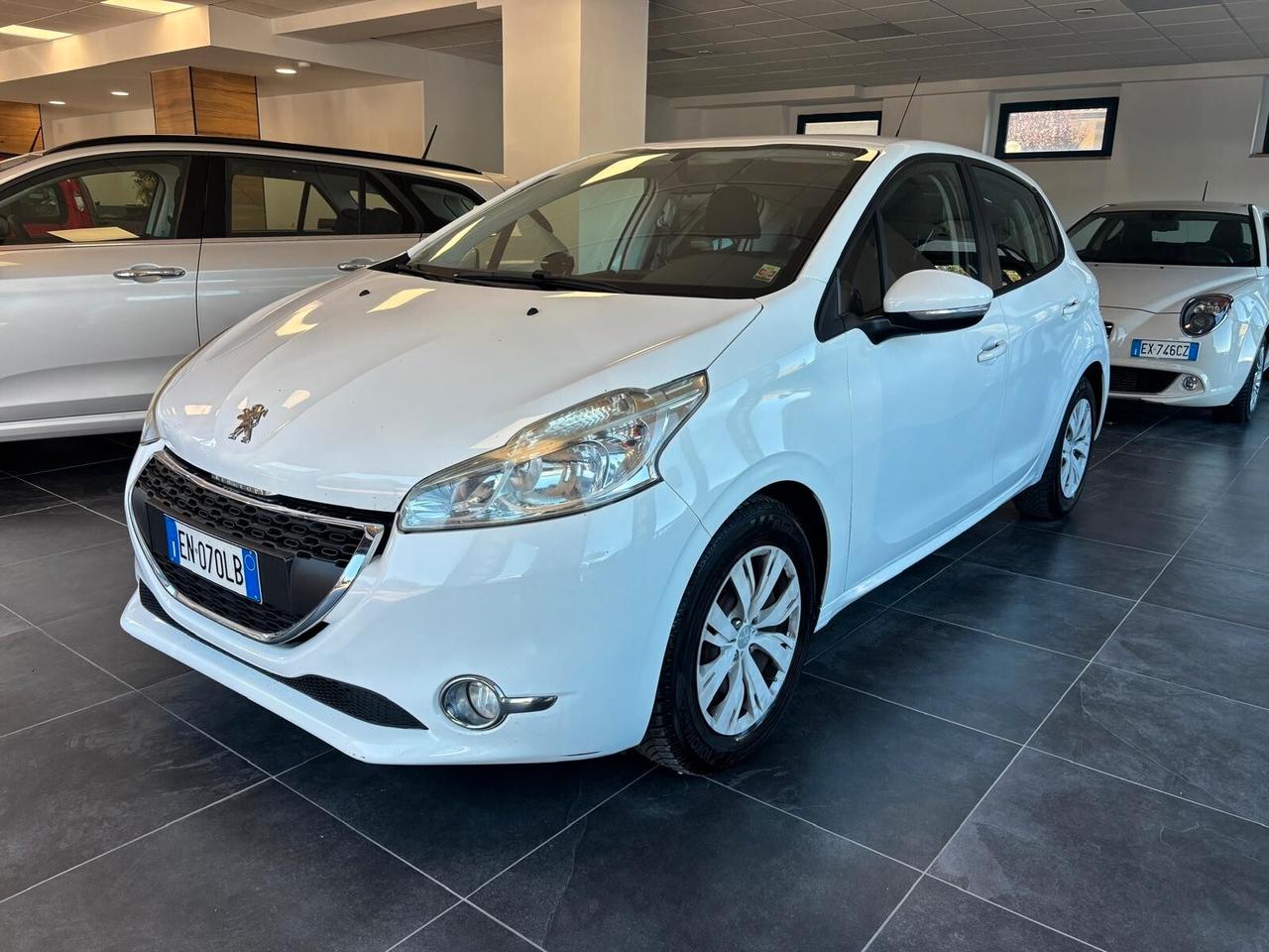 PEUGEOT 208 ANNO 2012 DS 1.4 ADATTA NEOPATENTATI KM 230 MILA