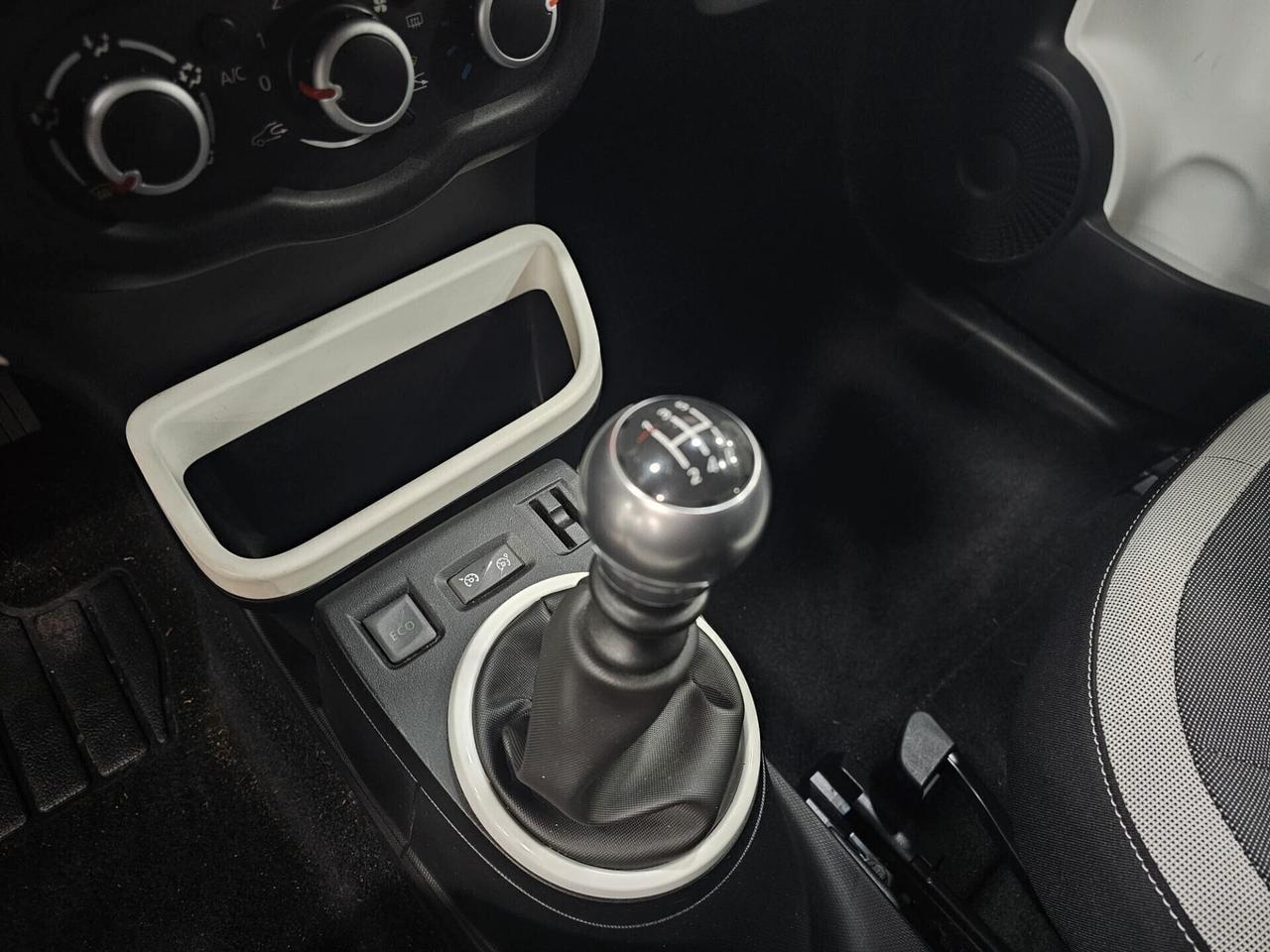 NUOVA RENAULT TWINGO INTENS TCe 0.9 BENZ 90CV TOTAL BLACK EDITION