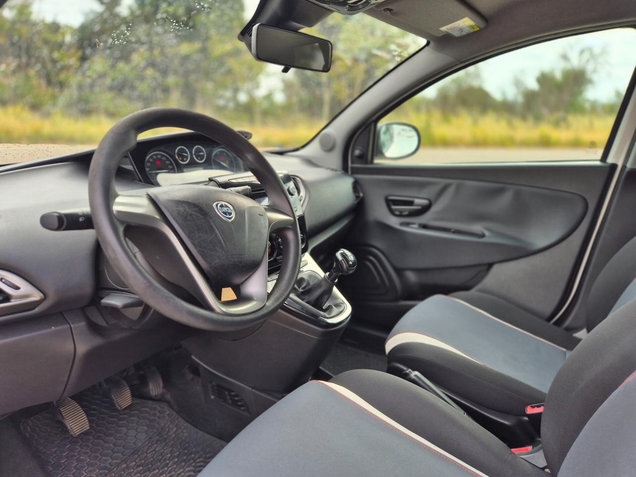 Lancia Ypsilon 1.3 MJT 16V 95 CV 5 porte S&S Gold