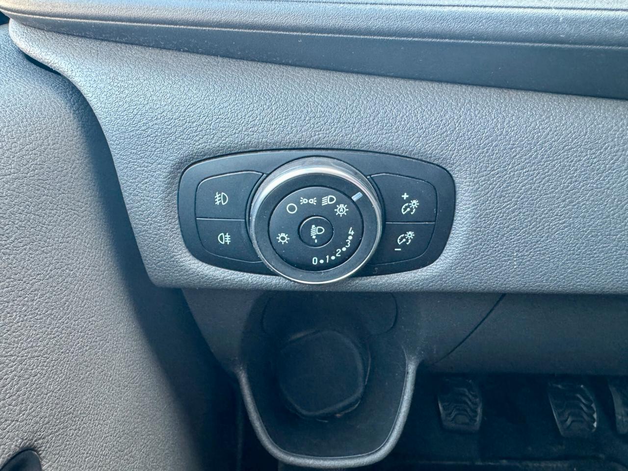 Ford Transit Custom 300 2.0 TDCi 130 PC Furgone Titanium