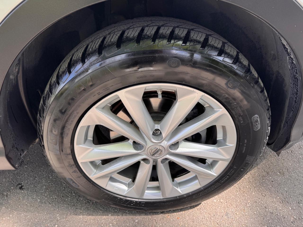 Nissan Qashqai 1.5 dCi neopaten garanzia 12 mesi