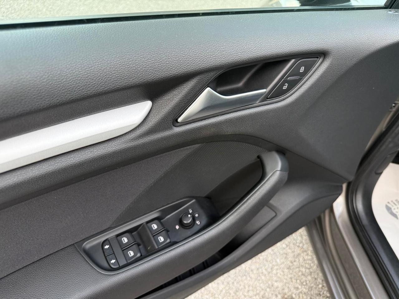 Audi A3 SPB 1.6 TDI 105 CV CR Attraction ***OK PER NUOVI NEOPATENTATI***