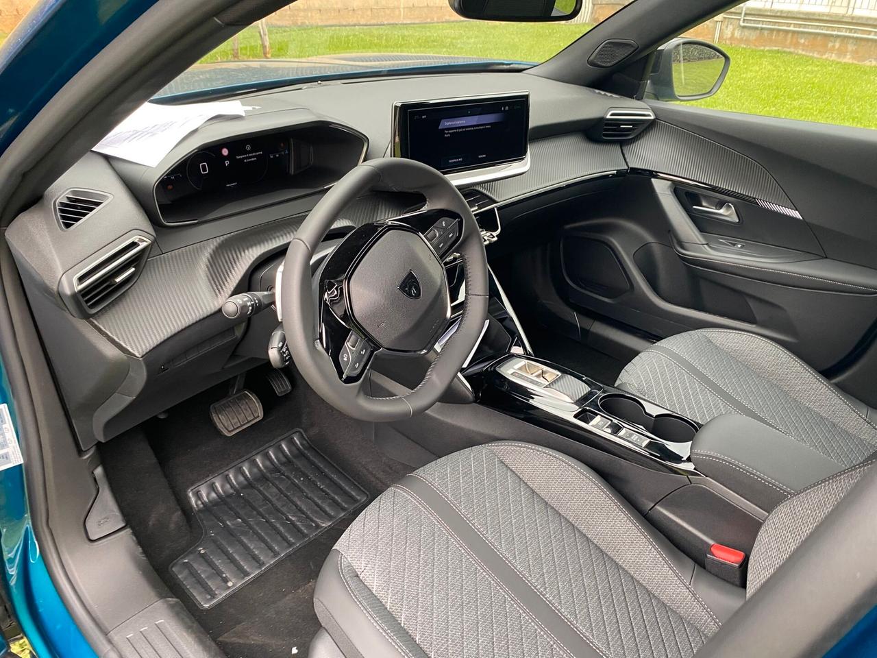 Peugeot 2008 PureTech 130 S&S EAT8 Allure