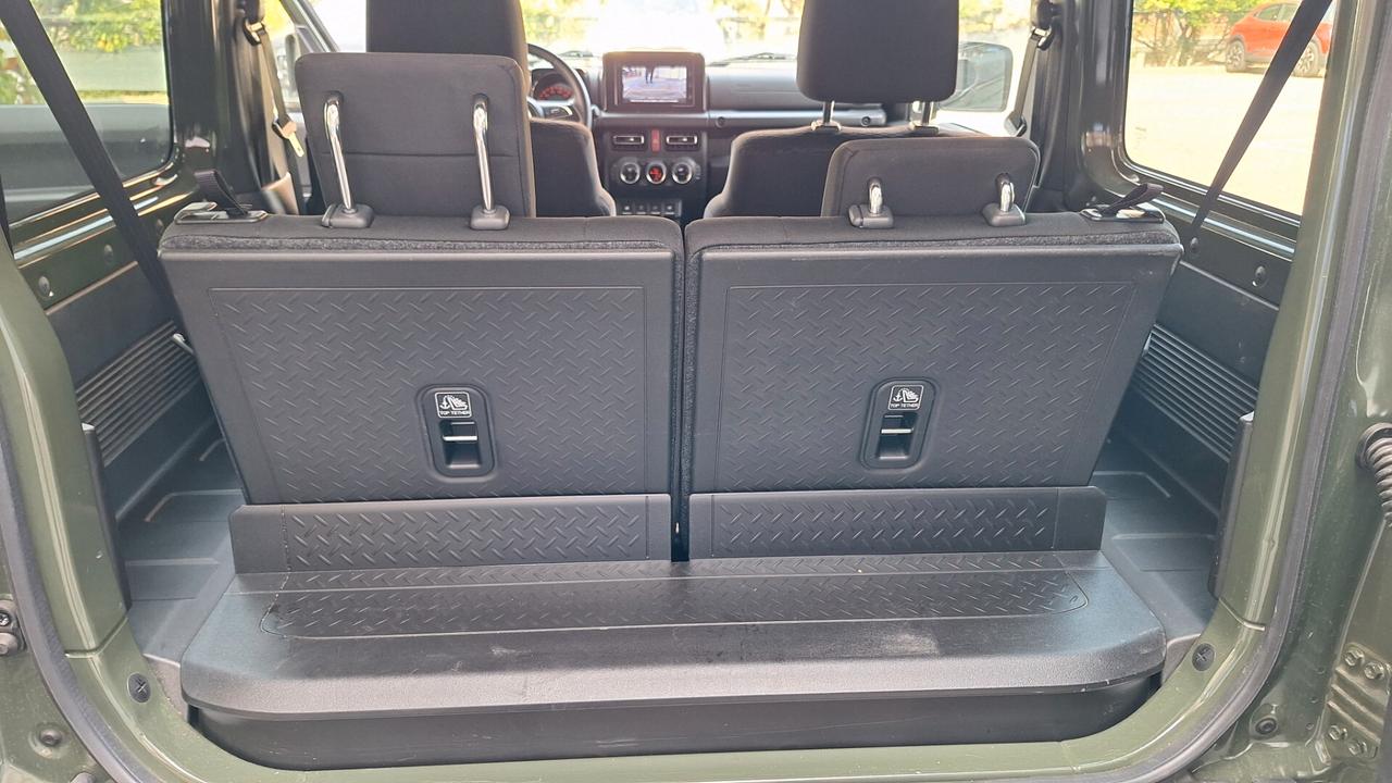 Suzuki Jimny 1.5 5MT Top