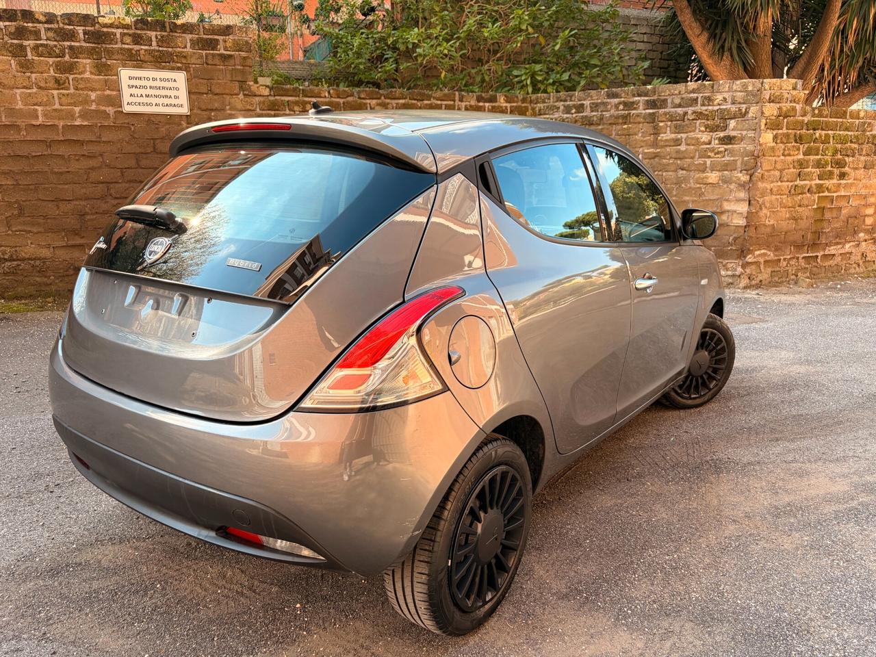 Lancia Ypsilon 1.0 *Hybrid*5porte*