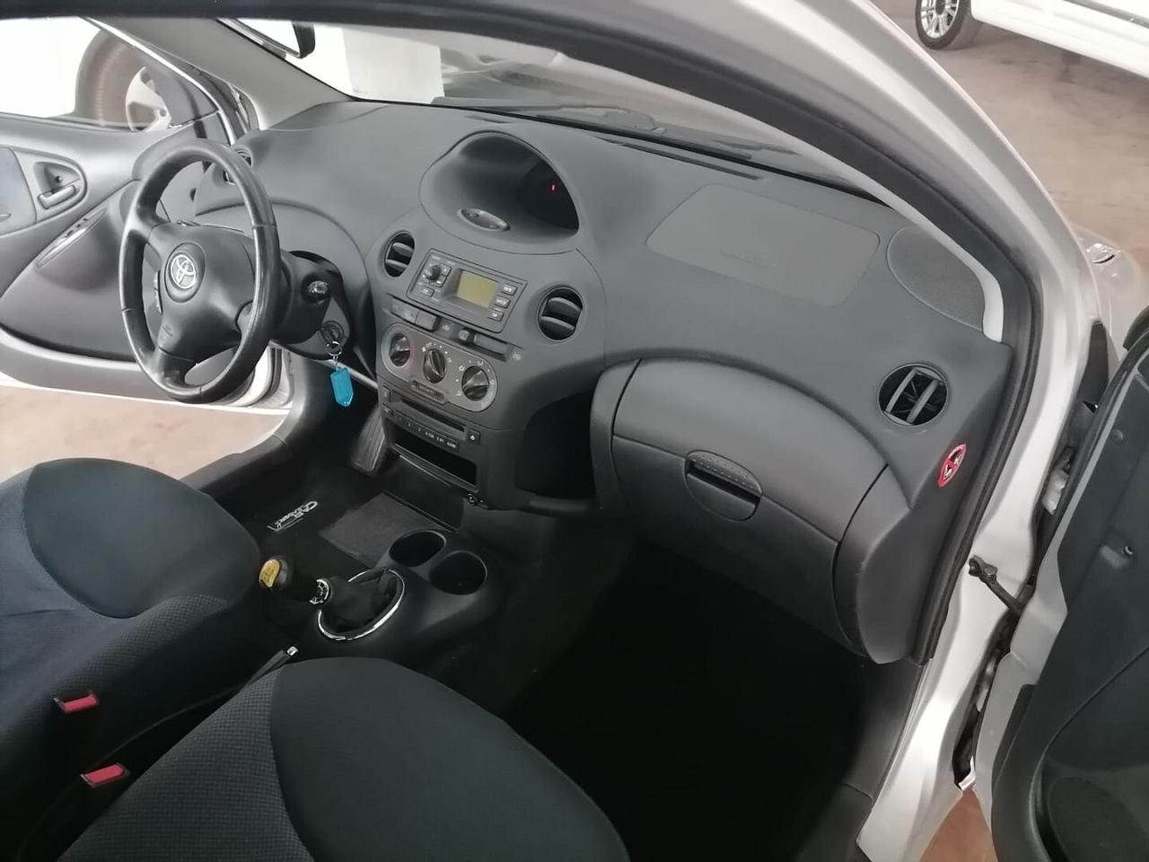 Toyota Yaris 1.0 16v Sol 5p OK NEOPATENTATI