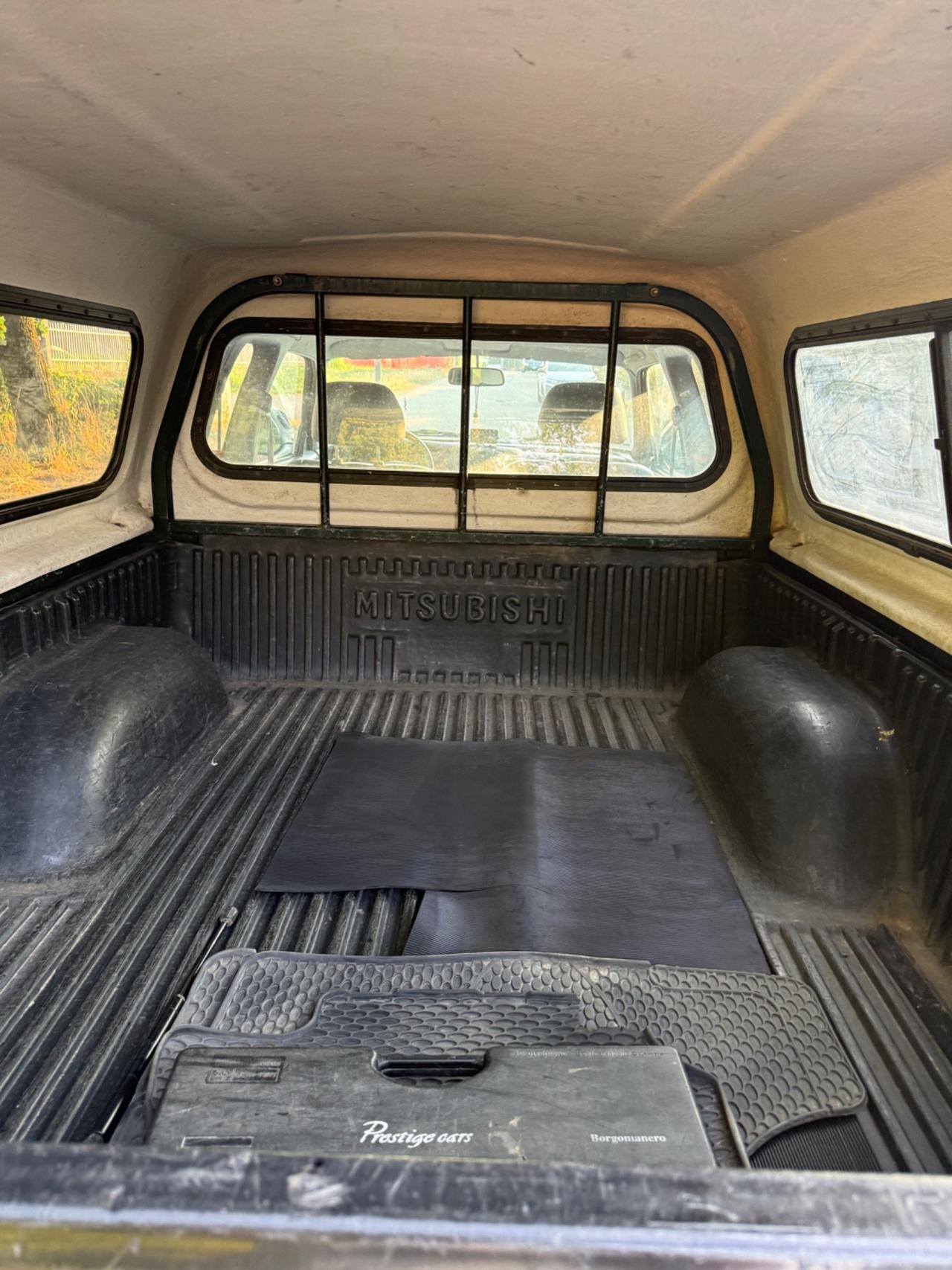 Mitsubishi L200 2.5 TDI 4WD Club Cab Pick-up GLX