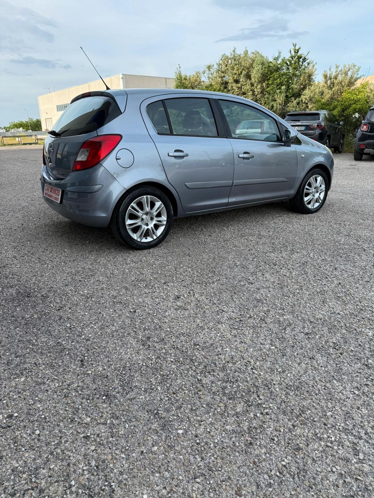 Opel Corsa GPL - GARANZIA - NEOPATENTATI