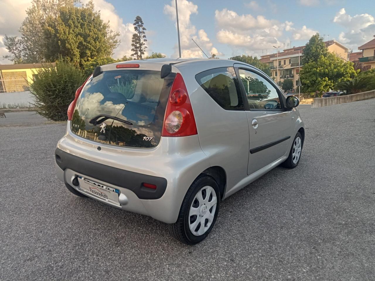 Peugeot 107 1.4 HDi 3p. Plaisir