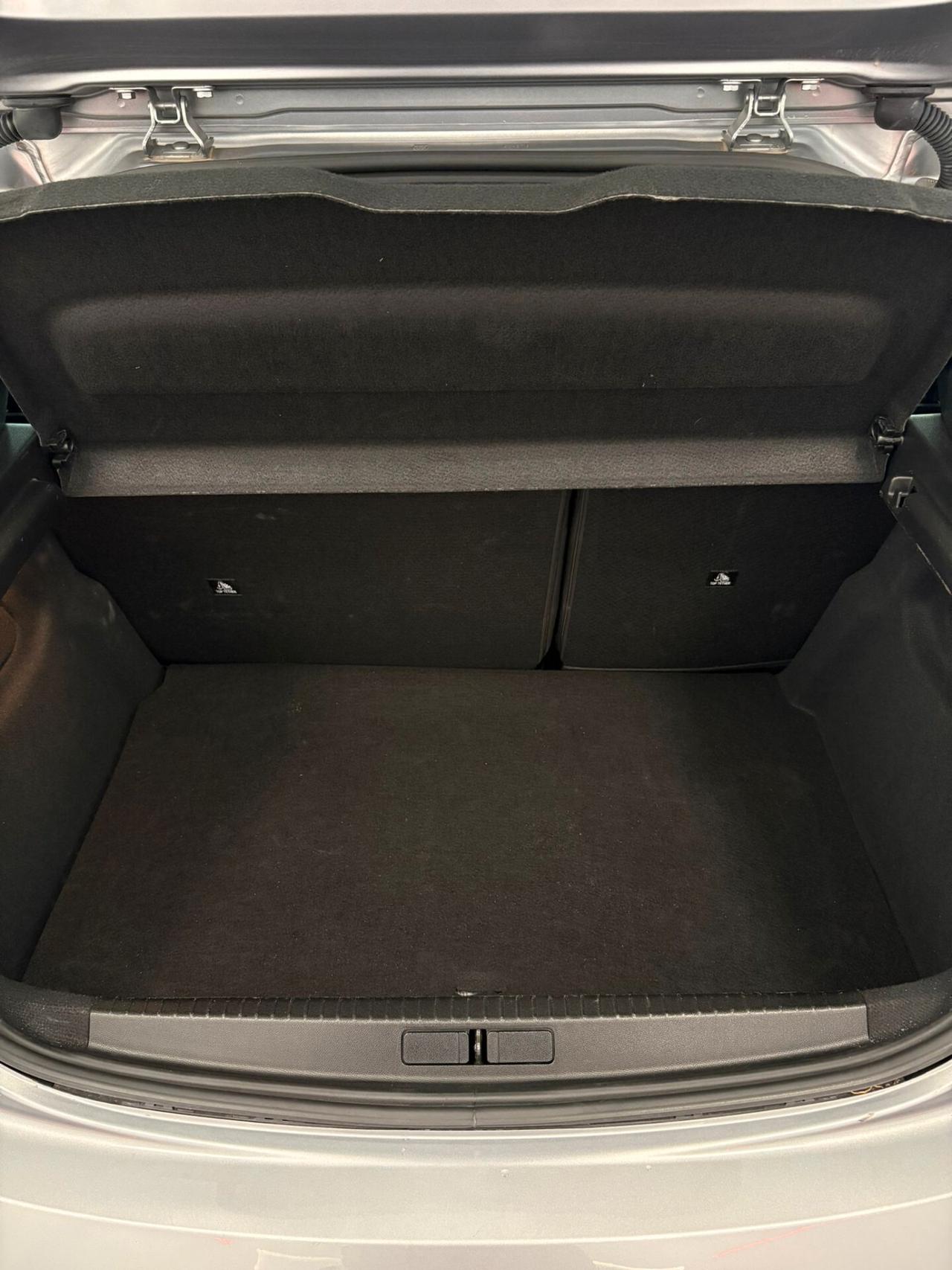 Peugeot 208 Hybrid 136 e-DCS6 GT