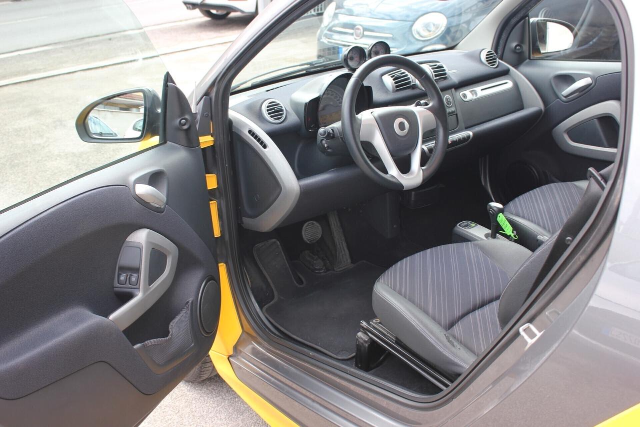 smart forTwo 1.0 mhd Pulse 71cv SERVOSTERZO MIX PELLE GARANZIA 12 MESI KM REALI CERTIFICATI