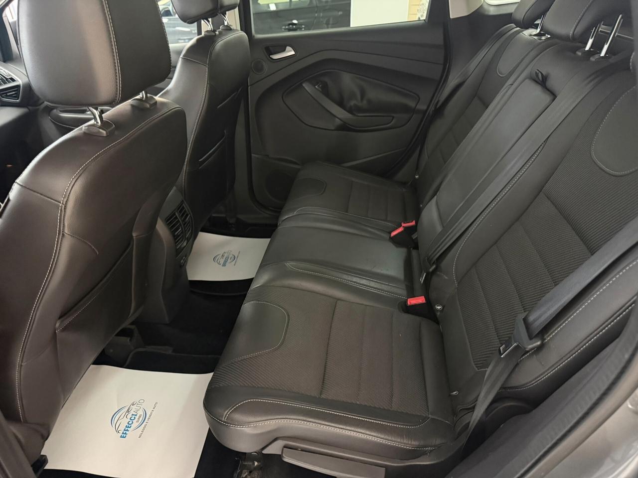 Ford Kuga 2.0 TDCi 140 CV Titanium Autocarro N1