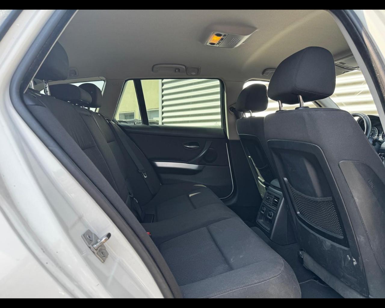 BMW 320D TOURING ATTIVA