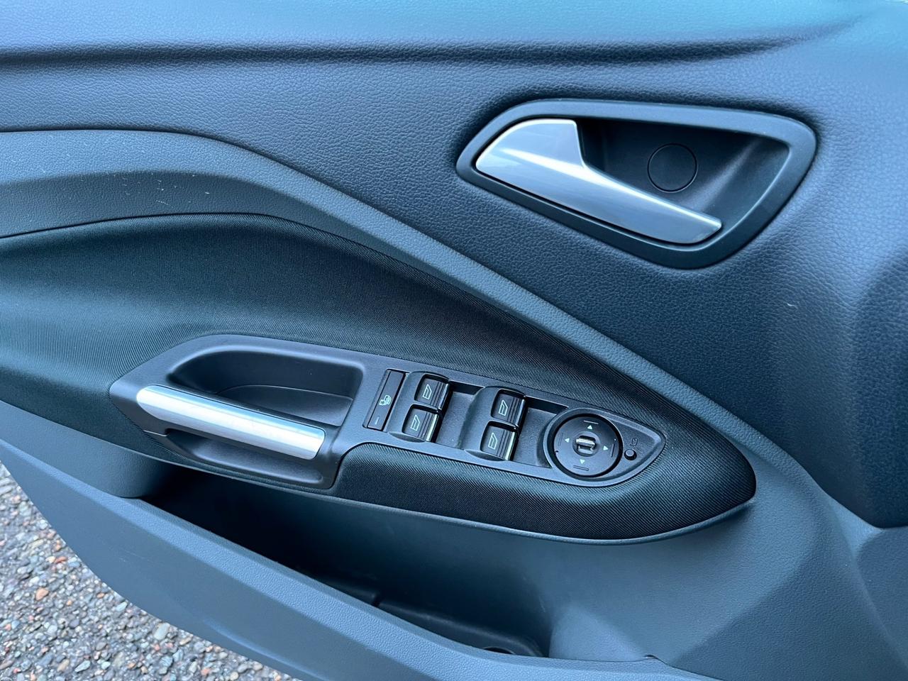 Ford C-Max 1.6 TDCi 115CV Titanium - ok neopatentati