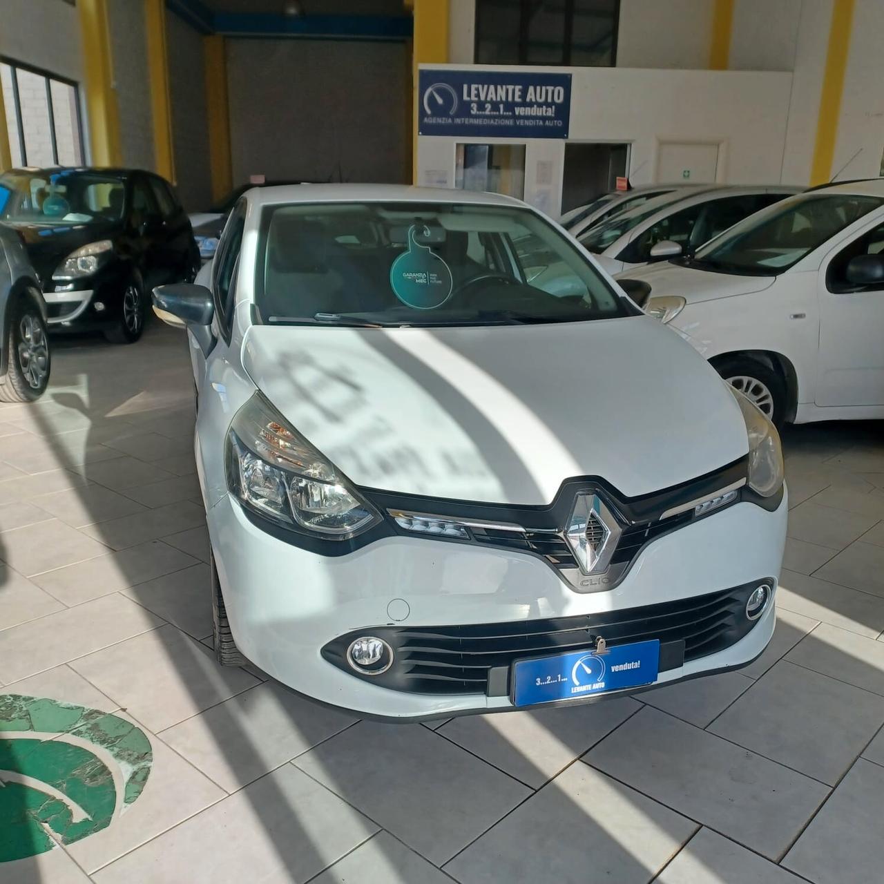 UNICO PROPRIETARIO CLIO 1.5 DCI NEOPATENTATI