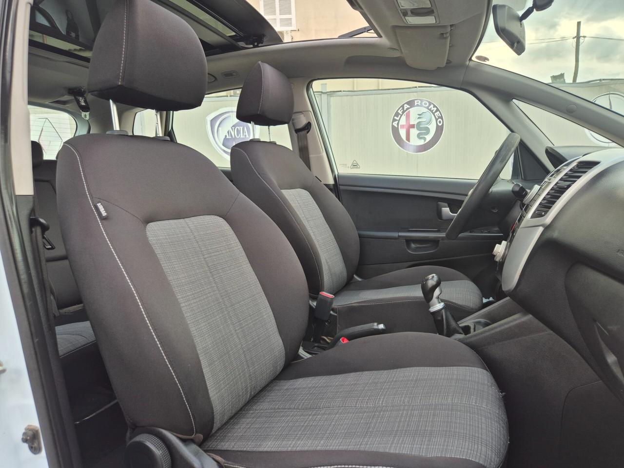 Kia VENGA 1.4 CRDi 90CV NUOVA FULL TETTO APRIBILE