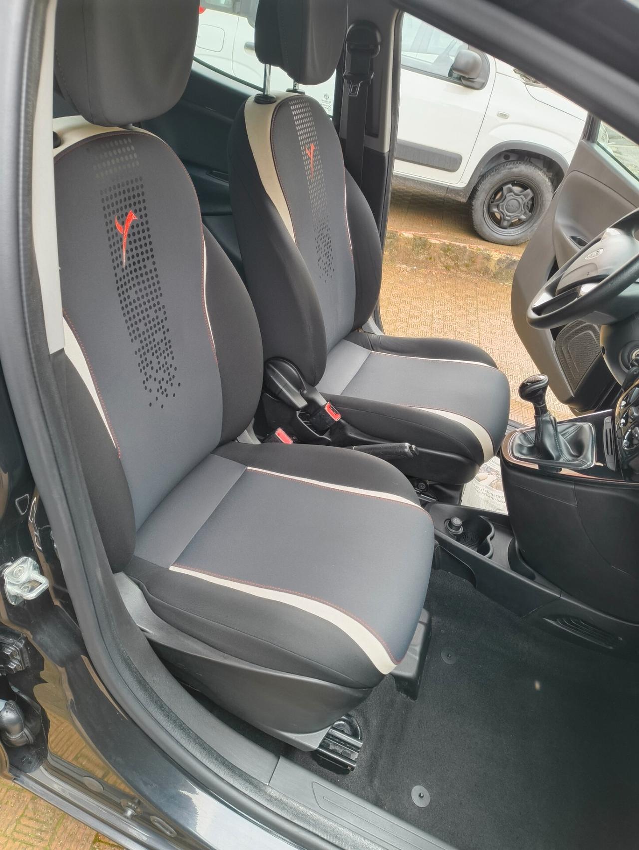 Lancia Ypsilon 1.3 MJT 16V 95 CV 5 porte S&S Elefantino