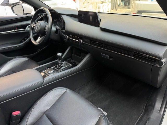 MAZDA 3 Mazda3 2.0L Skyactiv-X M-Hybrid Executive