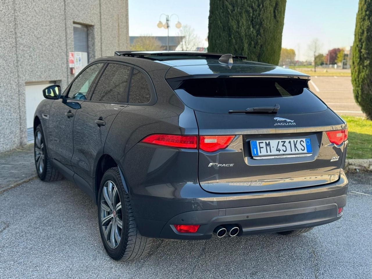 Jaguar F-Pace 2.0 D 180 CV AWD Motore da Controllare