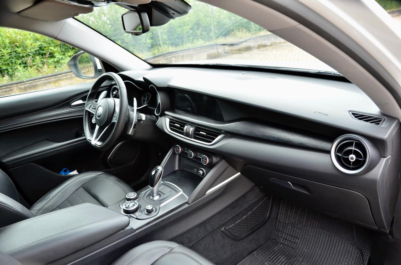 ALFA ROMEO STELVIO 2.2 TD EXECUTIVE Q4 210cv AUTO, EURO 6D, FARI LED, NAVI, RETROCAMERA, PERMUTE