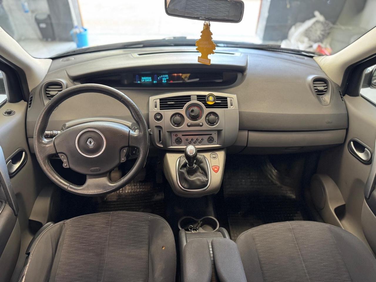 Renault Scenic Grand Scénic 1.5 dCi/105CV PlayStation Portable