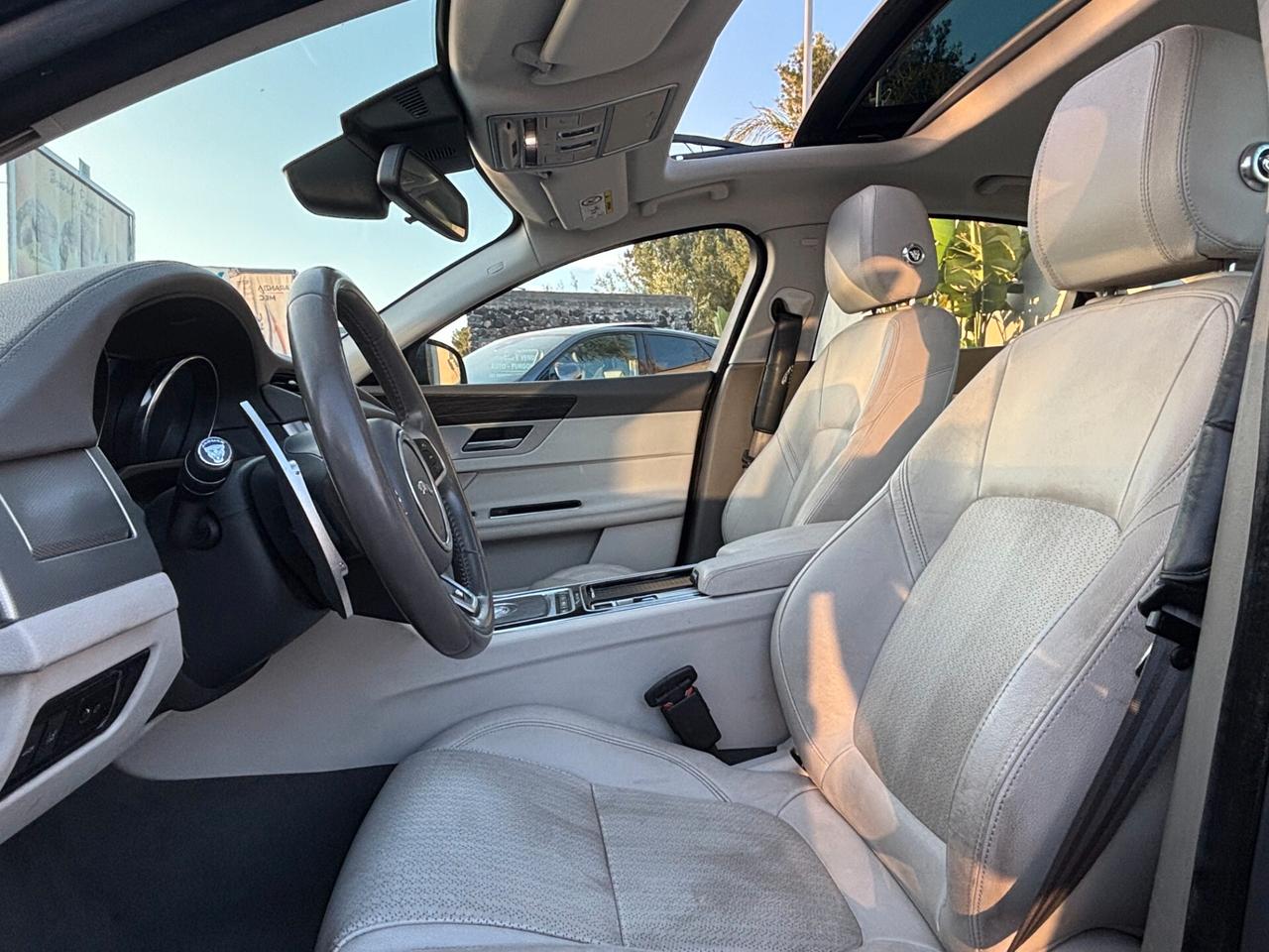 Jaguar XF 2.0 AWD 180 CV
