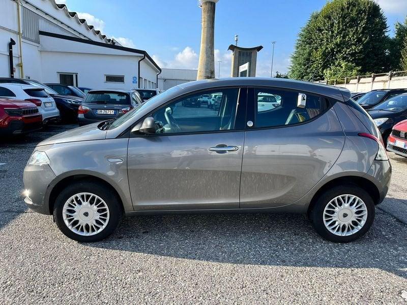 Lancia Ypsilon 0.9 TwinAir 85 CV 5 porte Metano Ecochic Silver