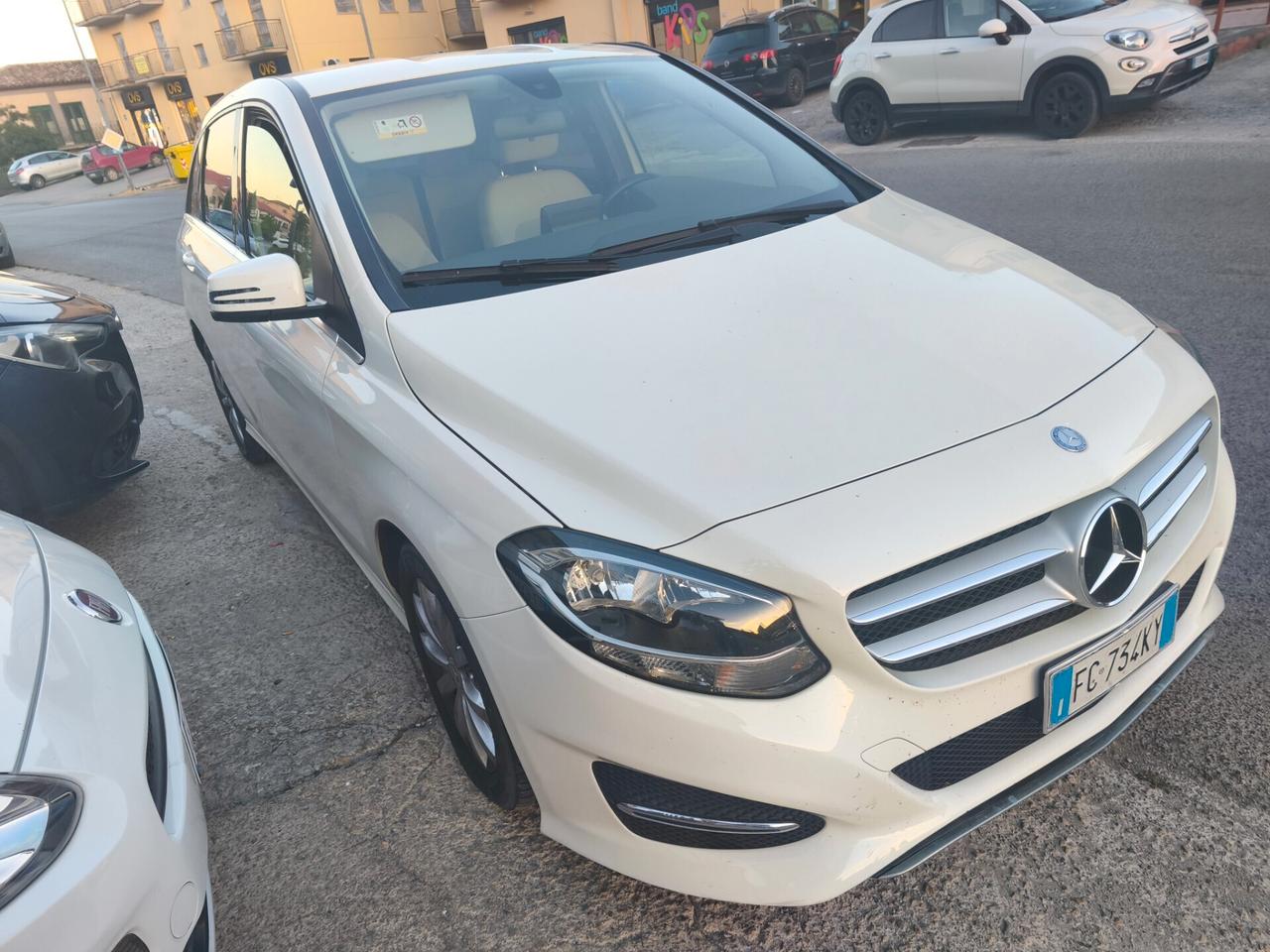 Mercedes B 200d-Noleggio
