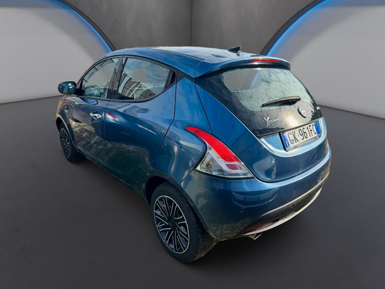 Lancia Ypsilon 1.0 FireFly 5 porte S&S Hybrid Ecochic Gold