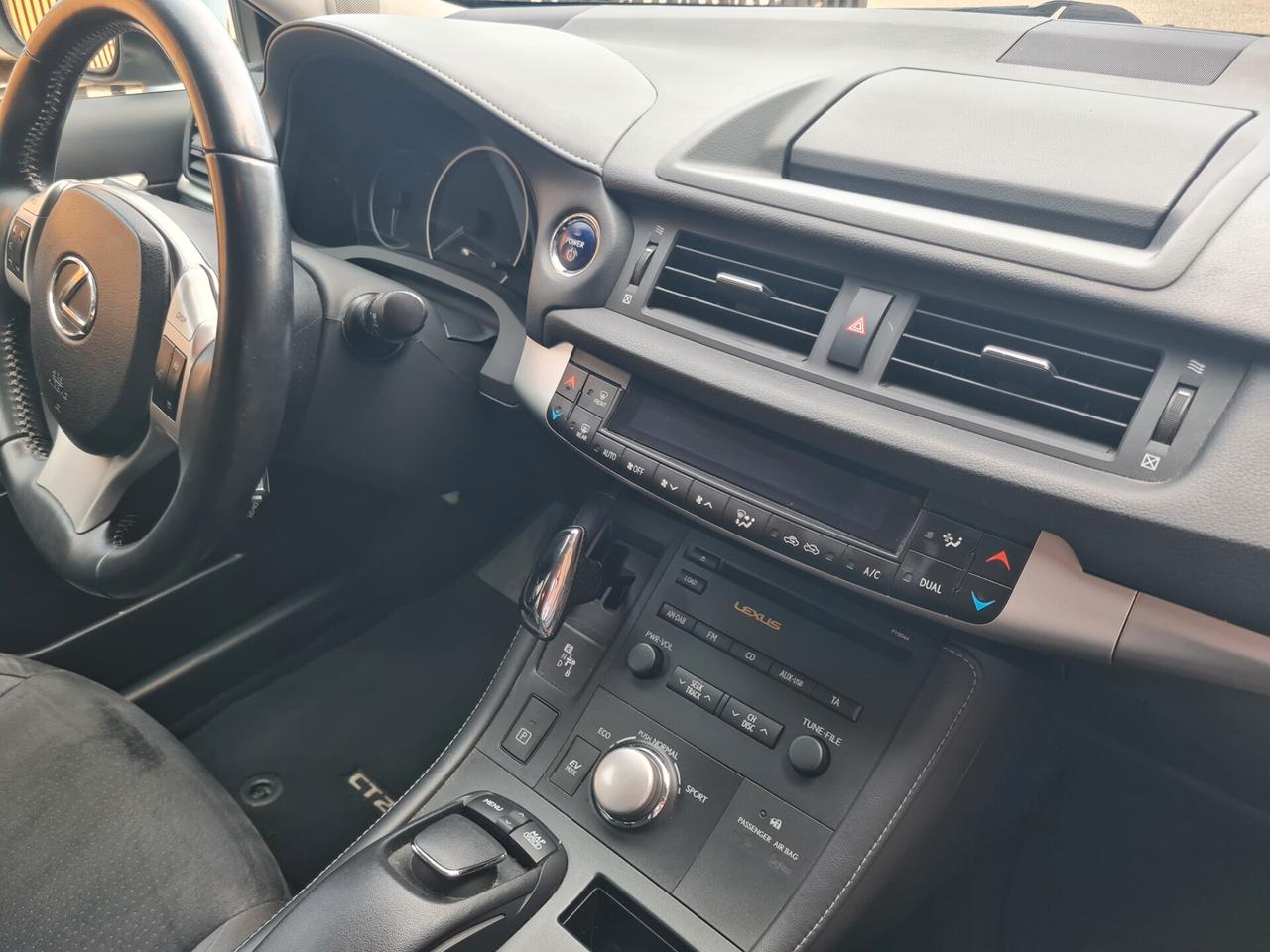 Lexus CT 200h Hybrid Luxury*AUT*NAVI*CAMERA*CRUISE*