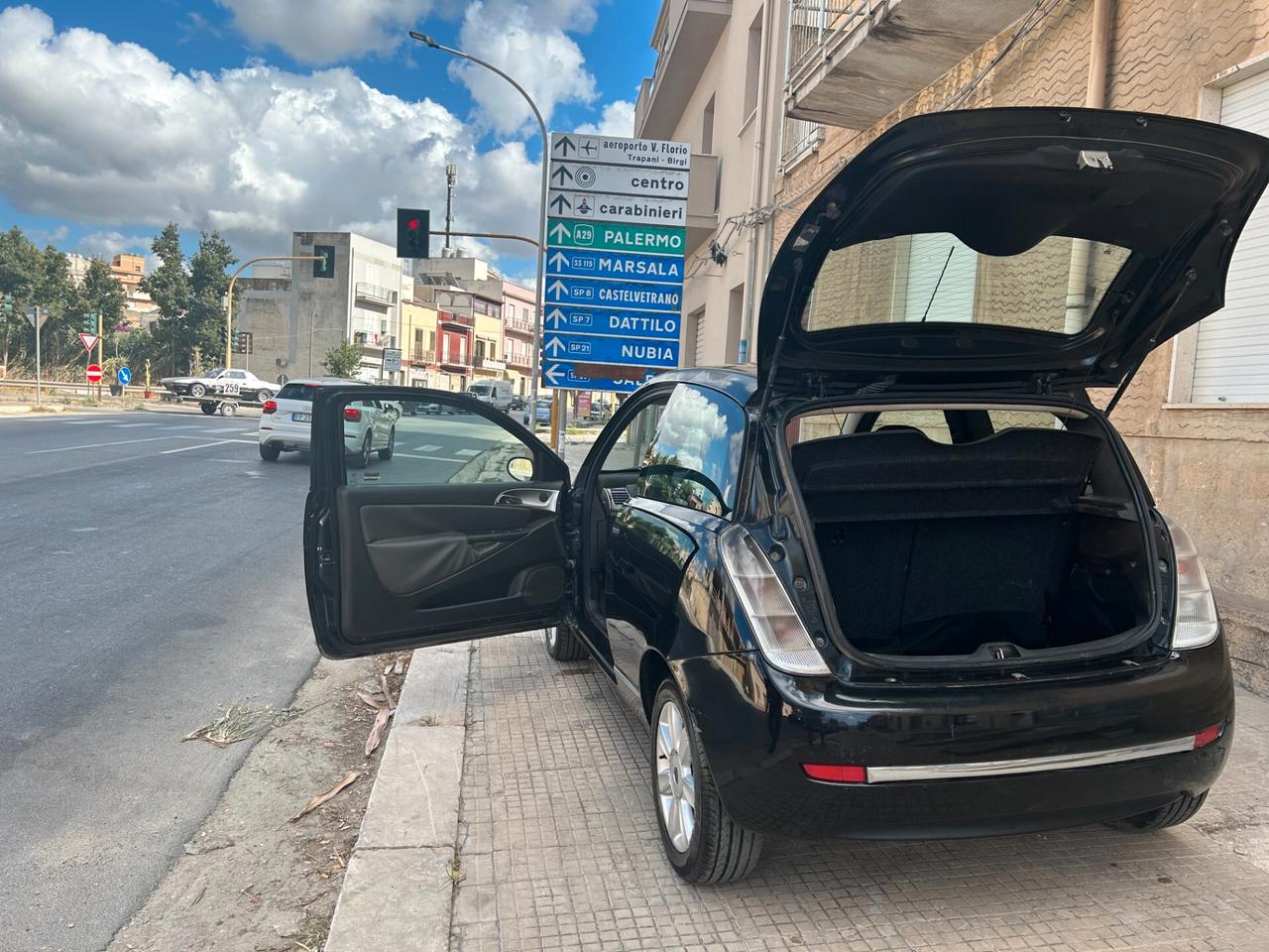 Lancia Ypsilon 1.3 MJT 75 CV Argento