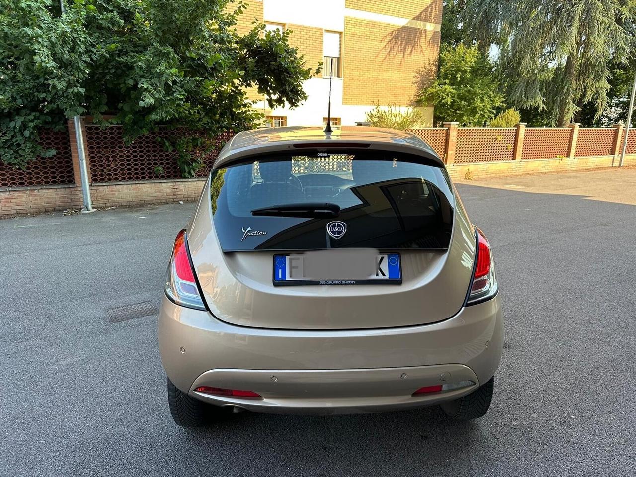 Lancia Ypsilon 0.9 TwinAir 85 CV 5 porte Metano Ecochic Platinum