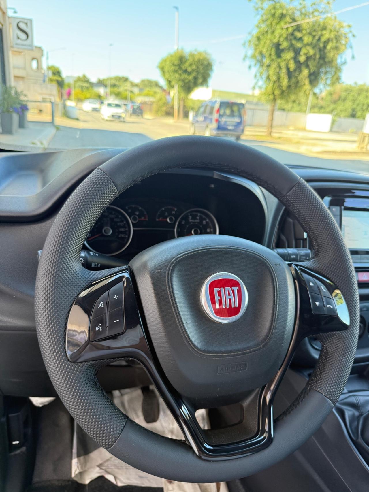 Fiat Doblo MULTIJET, 3 POSTI CON NAVIGATORE,BLUETOOTH,SCHERMO TOUCH,ANDROID AUTO