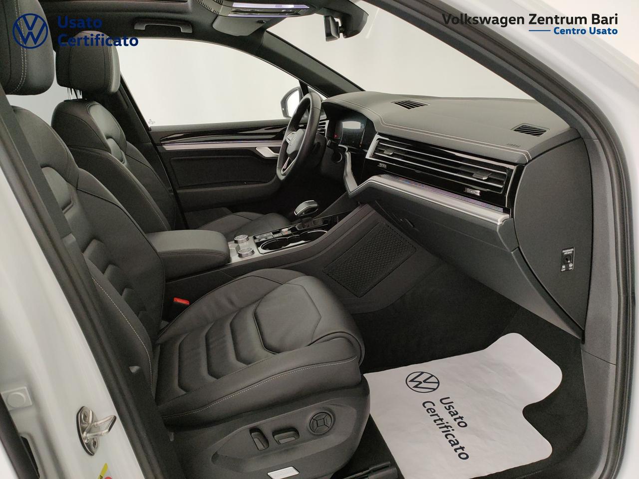 Volkswagen Touareg 3.0 v6 tdi elegance r-line exterior pack 231cv tiptronic