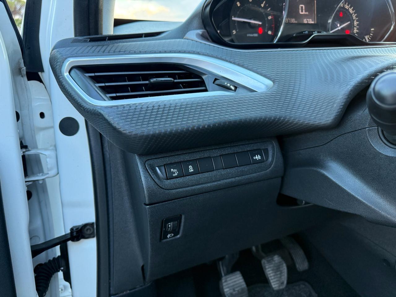 PEUGEOT 2008 ANNO 12/2014 1.4 DIESEL 80 CV