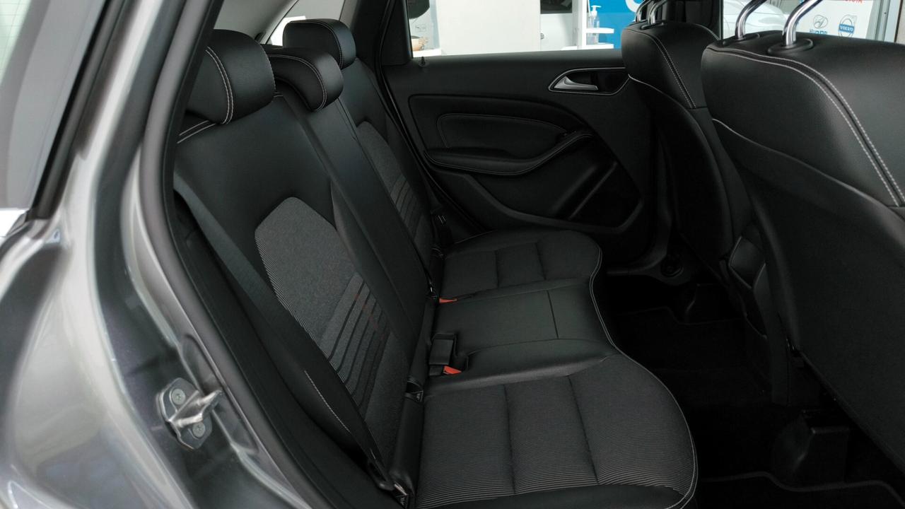 Mercedes-benz B 180 d Premium