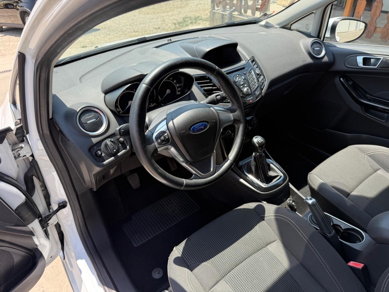 Ford Fiesta 1.5 TDCi 75CV 5 porte Titanium