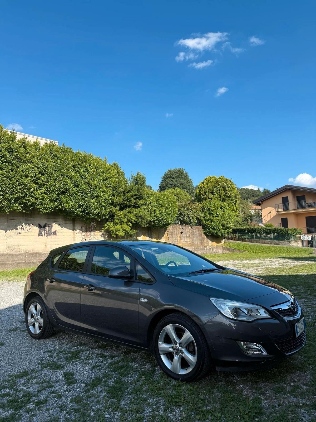 Opel Astra 1.6 115CV 5 porte Cosmo