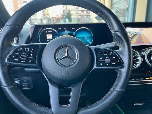 MERCEDES-BENZ GLB 180 d Automatic Business Extra