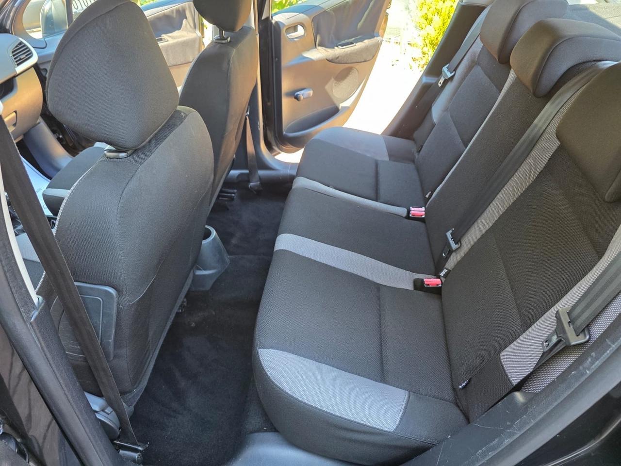 Peugeot 207 1.4 HDi 70CV 5p. X Line