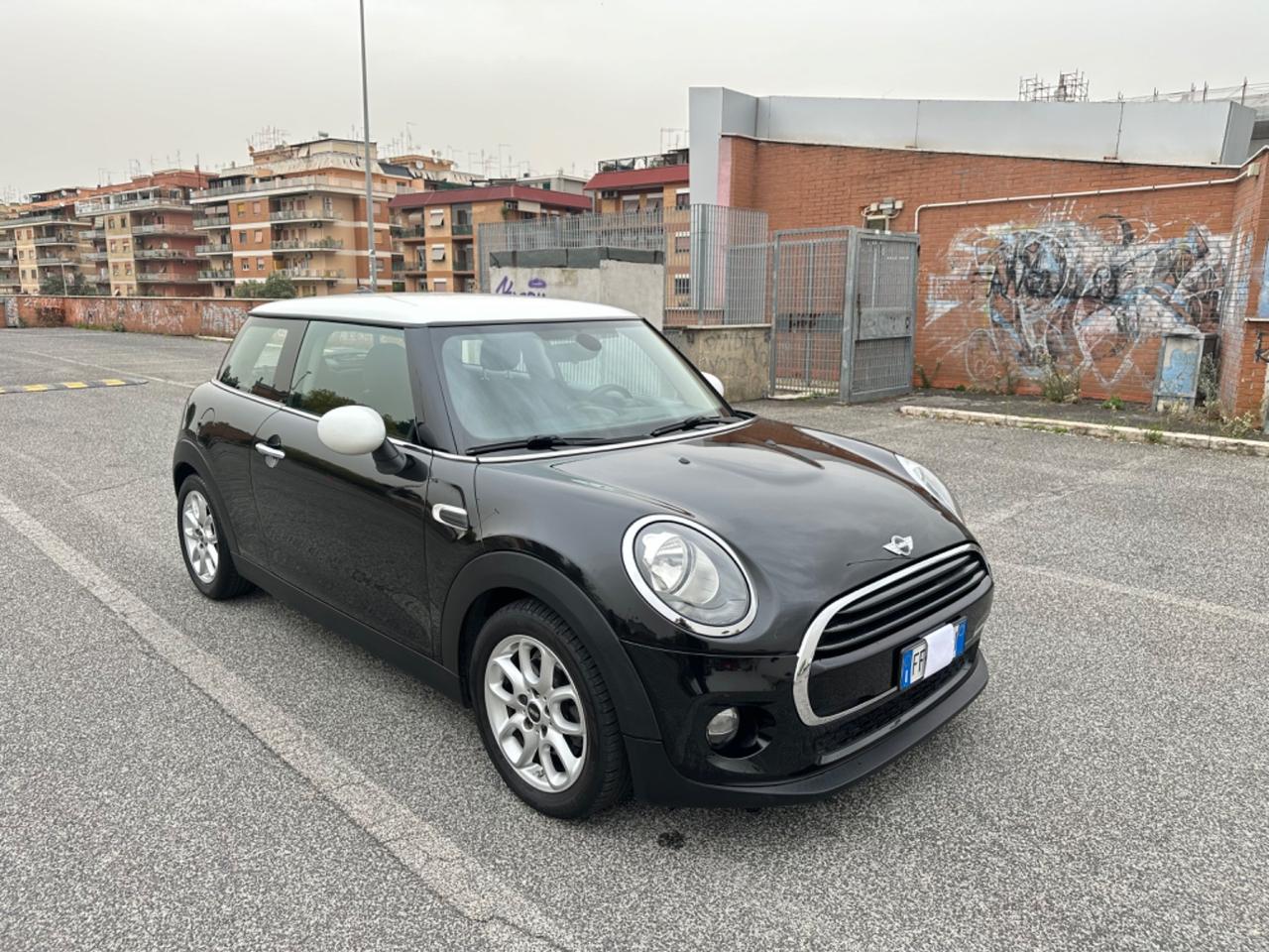 Mini Cooper D 1.5 Hype 3p E6 *Navi