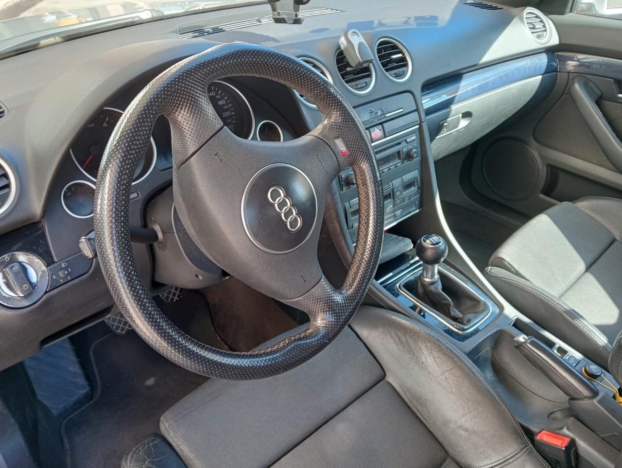 Audi A4 Cabrio 2.5 V6 TDI