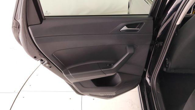 VOLKSWAGEN Polo 1.0 Young